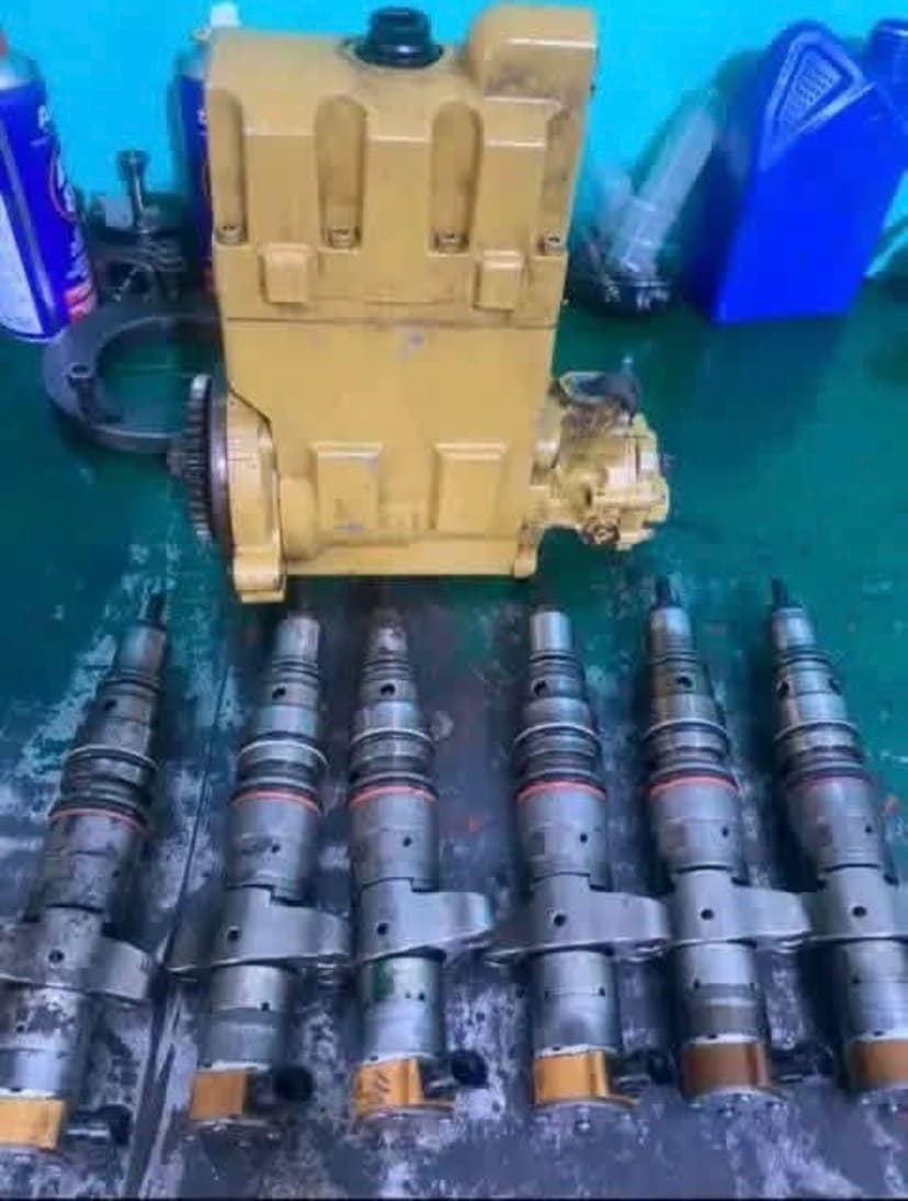 Injecteurs et pompe d’injection diesel en préparation